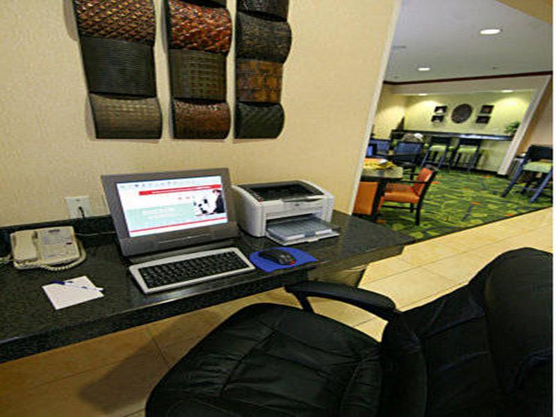 Fairfield Inn & Suites Kansas City Airport Exteriör bild